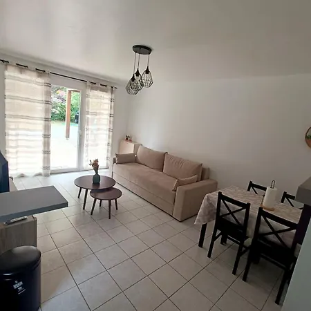 Apartament T1 Cosy Avec Jardin A 7 Min De L'aeroport, Proche De Nantes *