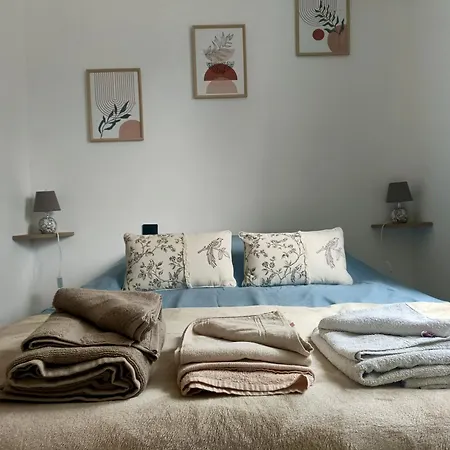 アパート T1 Cosy Avec Jardin A 7 Min De L'aeroport, Proche De Nantes *