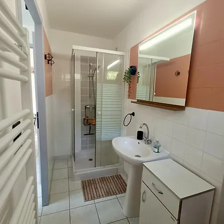 アパート T1 Cosy Avec Jardin A 7 Min De L'aeroport, Proche De Nantes